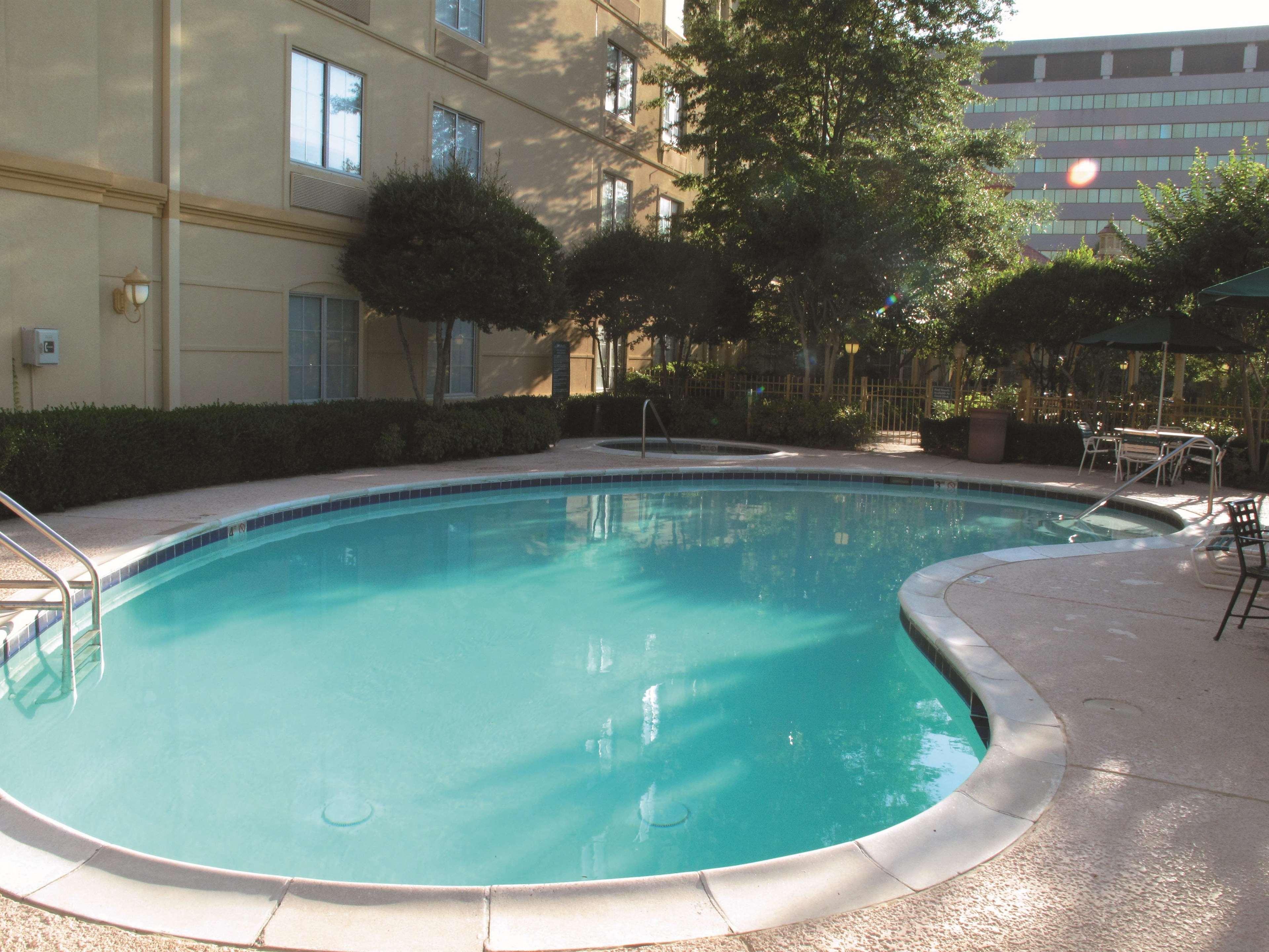 La Quinta By Wyndham Memphis Primacy Parkway Hotel Exterior photo